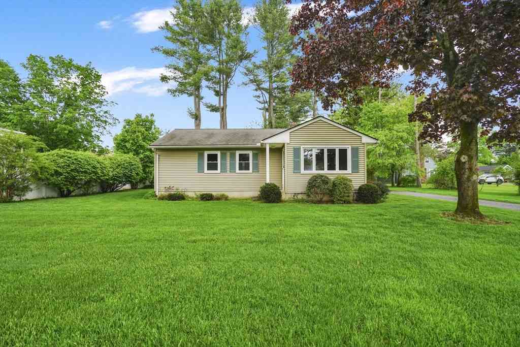 Homes For Sale - 95 Old Lane Rd<br/> Hampden County, Springfield, MA 01129