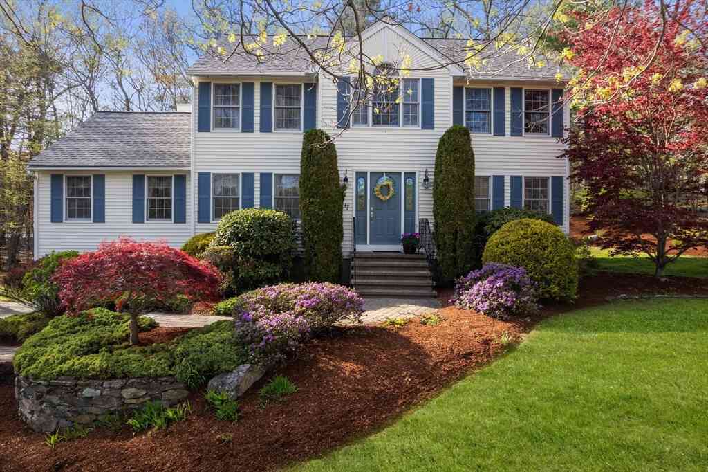 Homes For Sale - 44 Laurel Drive<br/> Middlesex County, Hudson, MA 01749