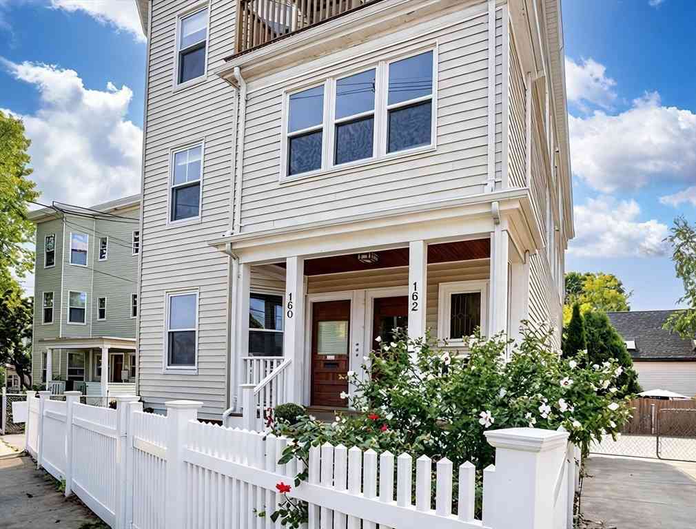 Condo For Sale - 160 Holland Street #1<br/> Somerville, MA 02144
