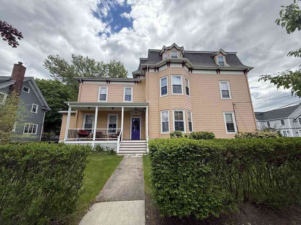 Apartment For Rent - 77 Fair Oaks Ave #1<br/> Newton, MA 02460