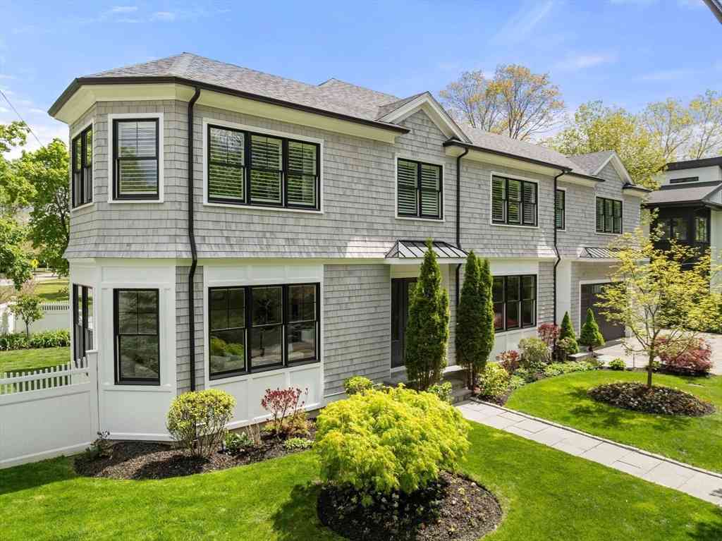 Homes For Sale - 10 Spiers Road<br/> Middlesex County, Newton, MA 02459