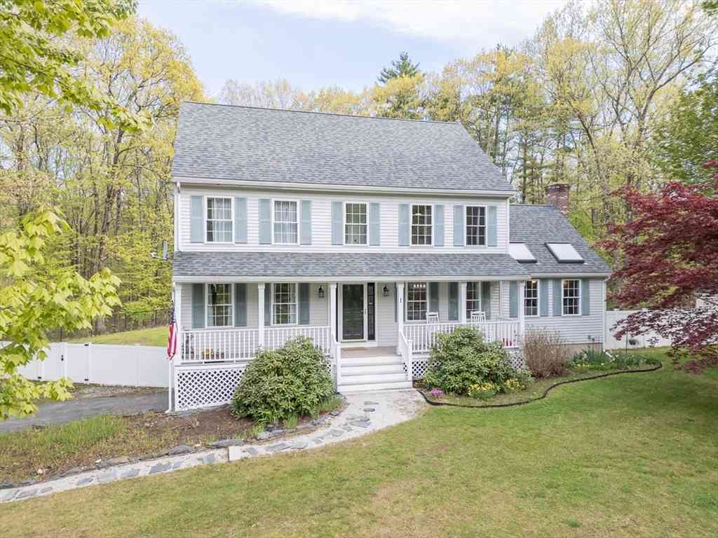 Homes For Sale - 1 Kayla Ln<br/> Middlesex County, Pepperell, MA 01463
