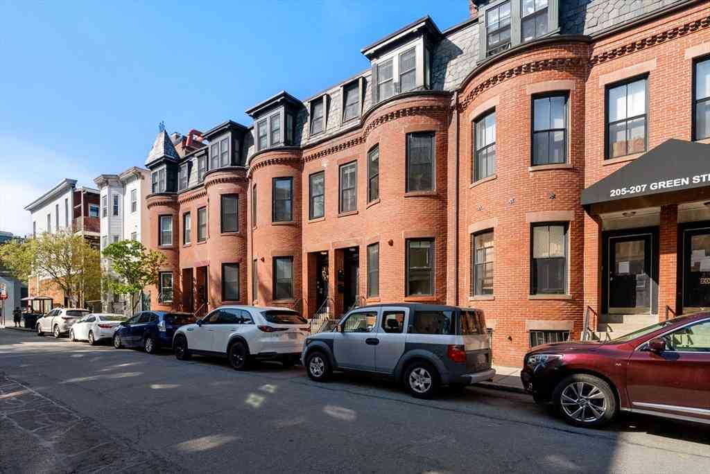 Multifamily For Rent - 209 Green St<br/> Cambridge, MA 02139