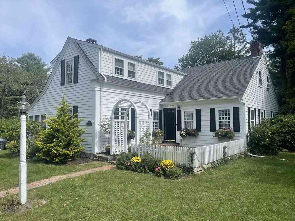 Homes For Sale - 1670 Main St<br/> Marshfield, MA 02050