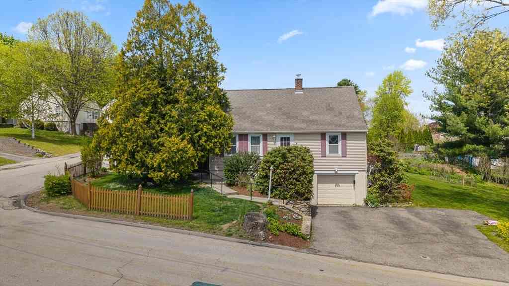 Homes For Sale - 38 Upland St<br/> Worcester County, Auburn, MA 01501