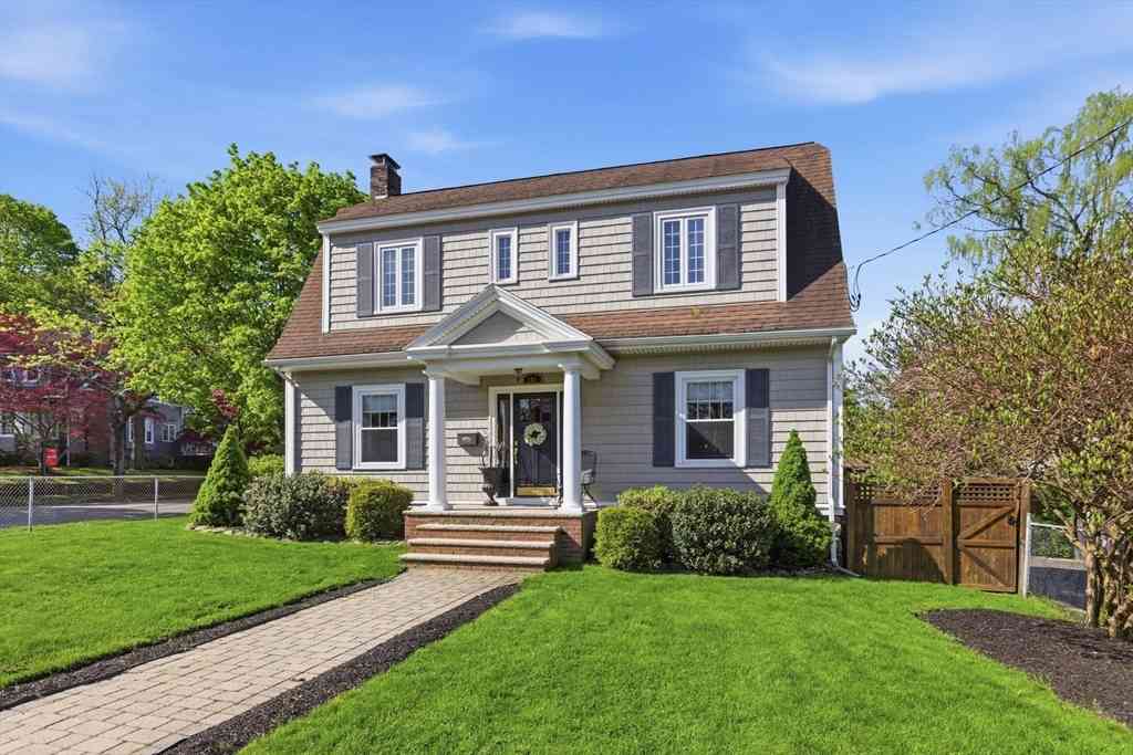 Homes For Sale - 181 Franklin St<br/> Stoneham, MA 02180