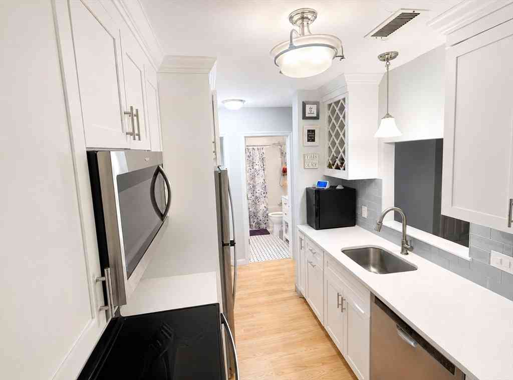 Condo For Sale - 229 Lake St #D<br/> Norfolk County, Weymouth, MA 02189