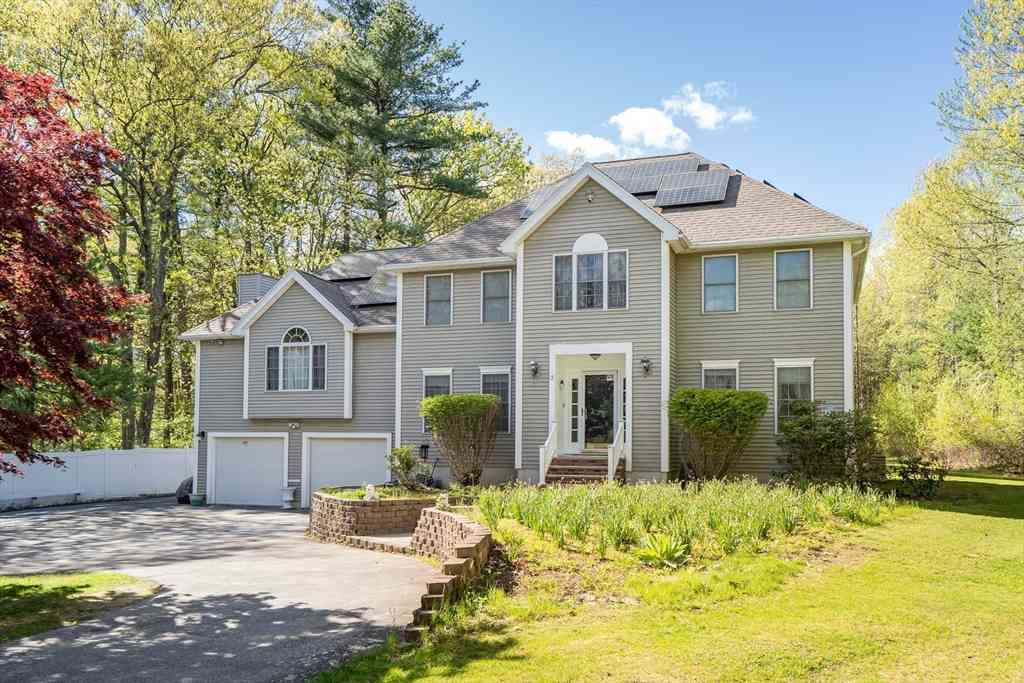 Homes For Sale - 3 Avalon Court<br/> Essex County, Methuen, MA 01844