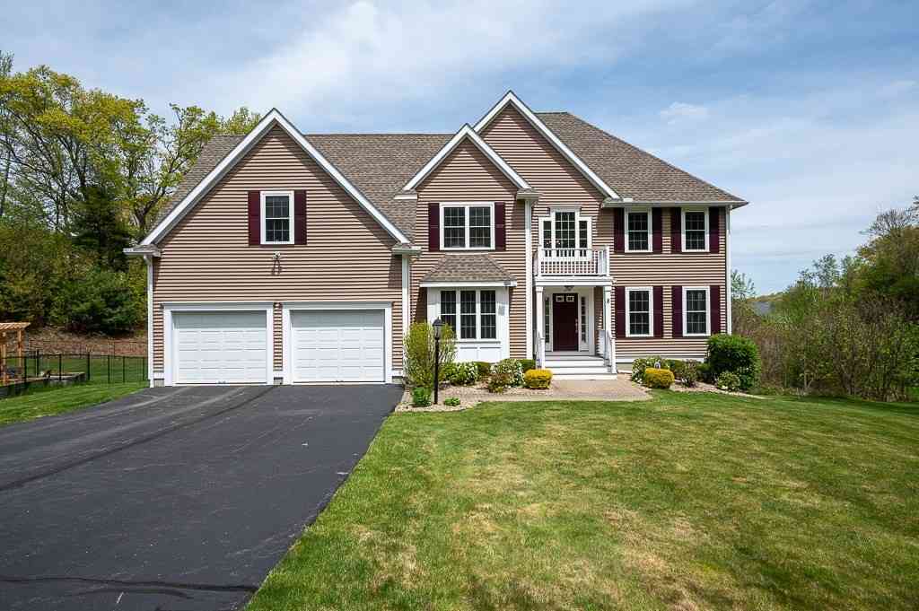 Homes For Sale - 8 Victoria Circle<br/> Shrewsbury, MA 01545