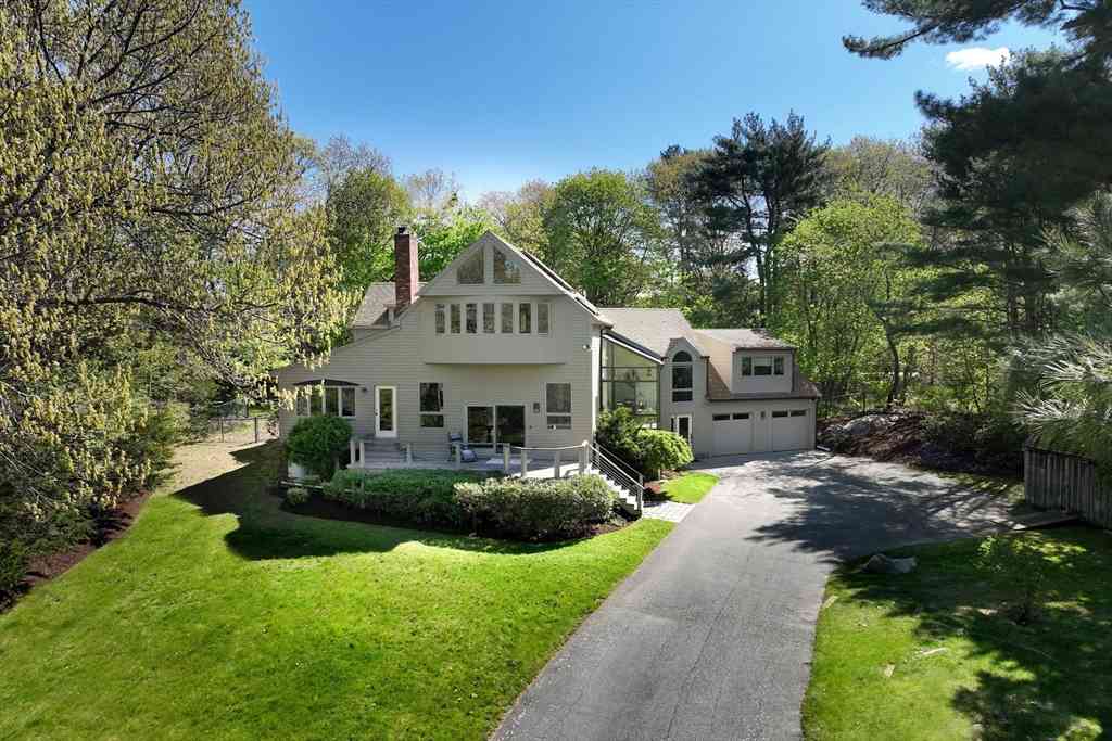 Homes For Sale - 29 Aaron River Rd<br/> Norfolk County, Cohasset, MA 02025