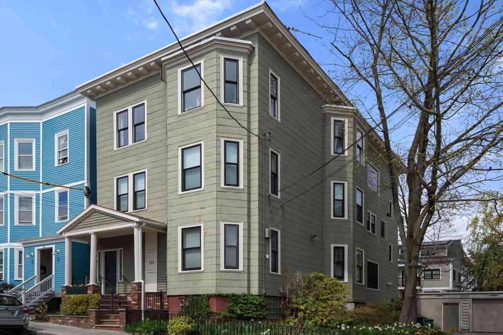 Condo For Sale - 118 Kinnaird St #2<br/> Cambridge, MA 02139
