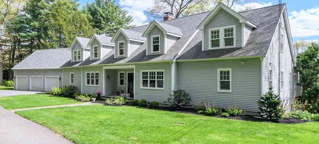 Homes For Sale - 1098 Webster Street<br/> Needham, MA 02492