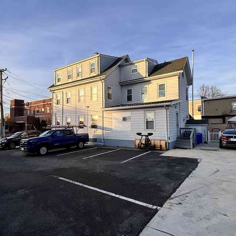 Apartment For Rent - 12 Pine St #2<br/> Attleboro, MA 02703