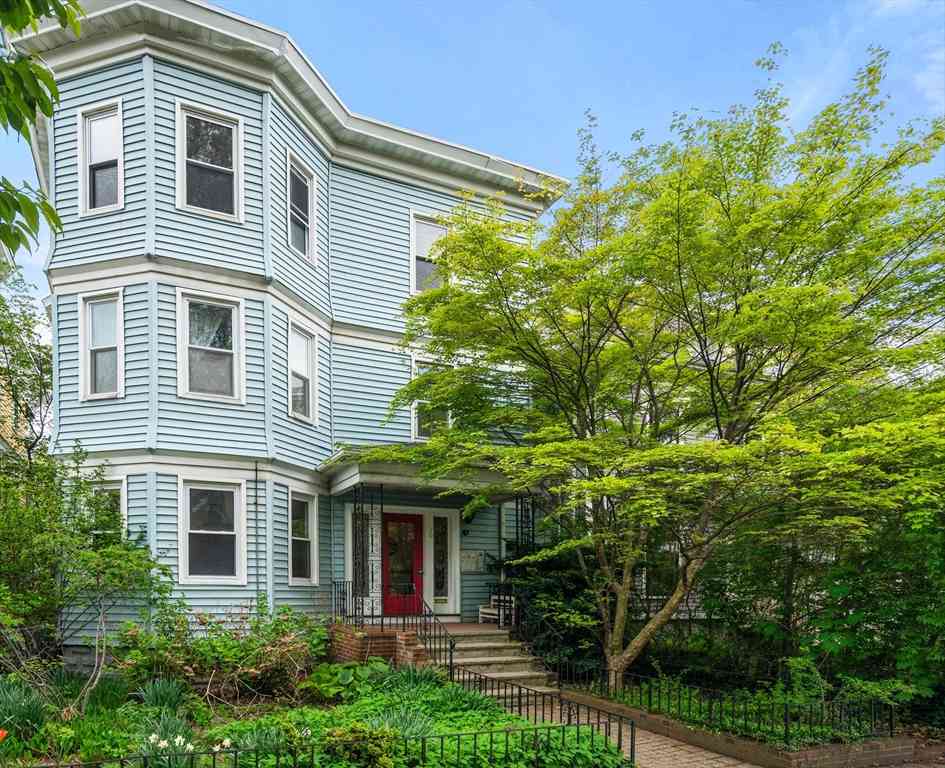 Condo For Sale - 20 Fayette Street #3<br/> Middlesex County, Cambridge, MA 02139