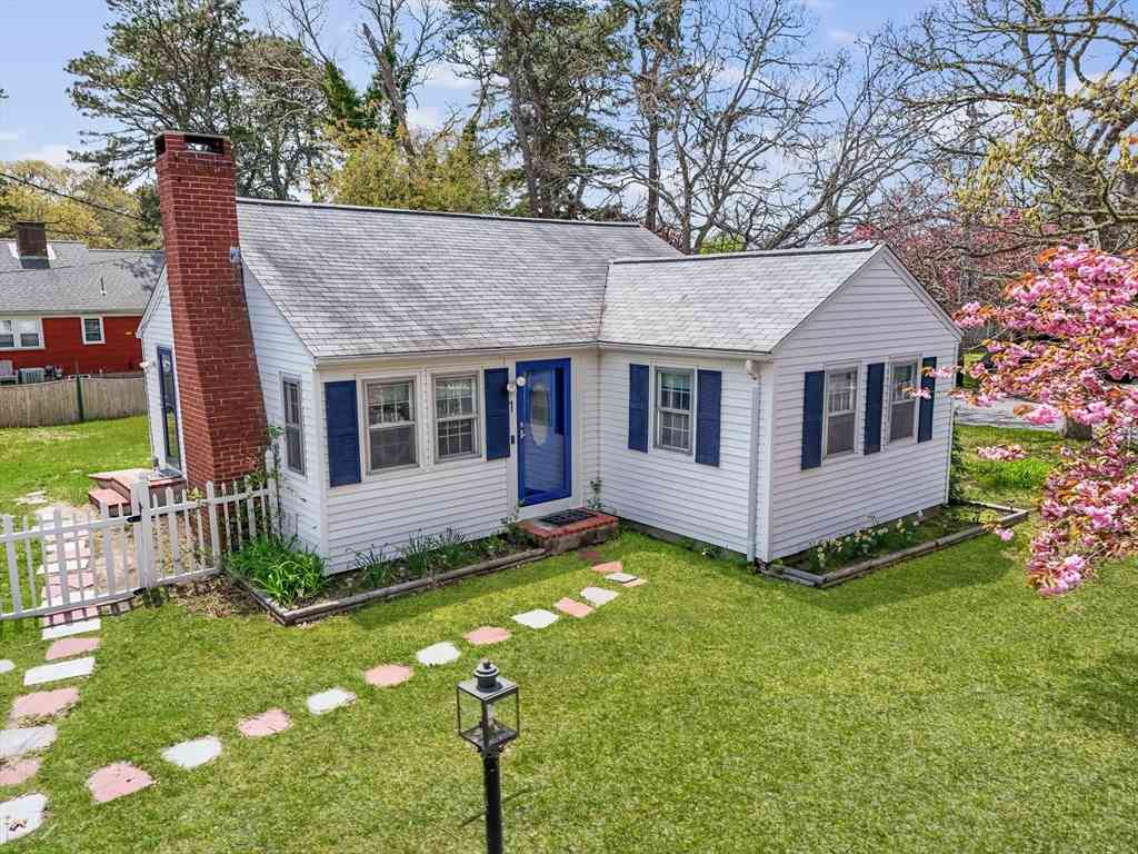 Homes For Sale - 1 Gilbert Rd<br/> Barnstable County, Dennis, MA 02639