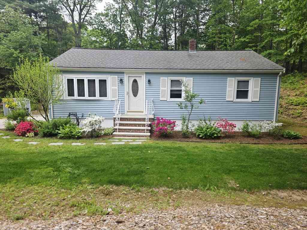 Homes For Sale - 3 Holmes St<br/> Plymouth County, Halifax, MA 02338