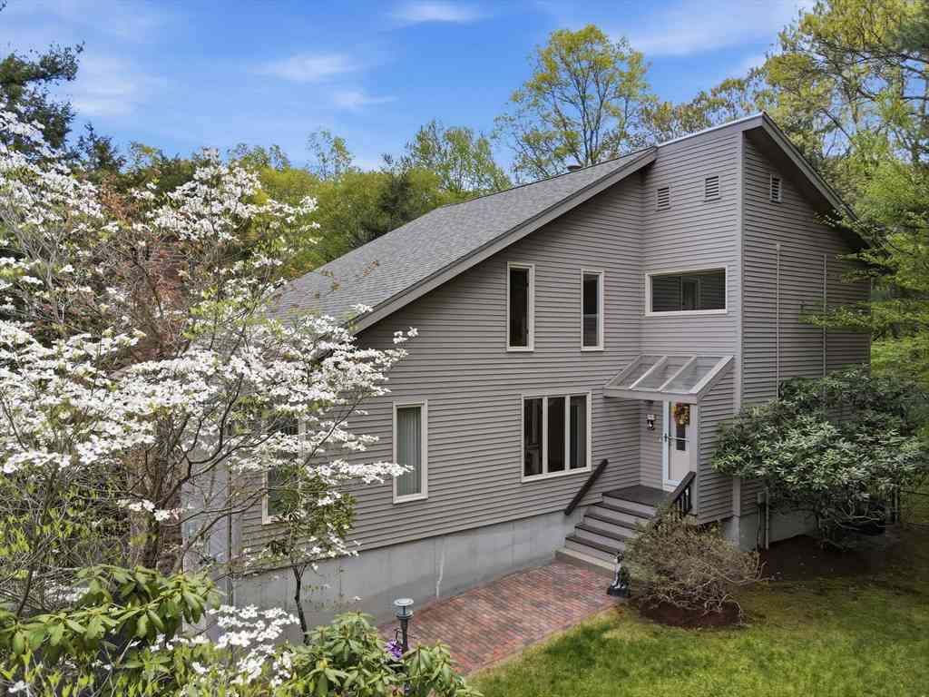 Homes For Sale - 202 Hampton Road<br/> Norfolk County, Sharon, MA 02067