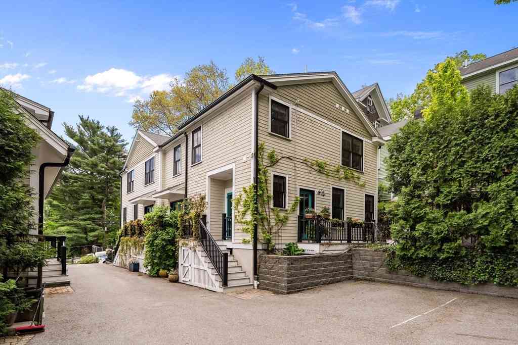 Condo For Sale - 209 Chestnut Ave #2<br/> Boston, MA 02130