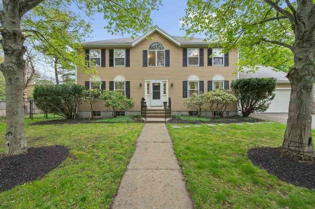 Homes For Rent - 2 Minuteman Ln<br/> Wellesley, MA 02481