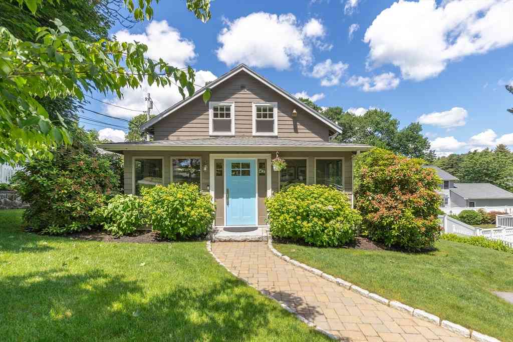 Homes For Sale - 2 Parkwood Road<br/> Essex County, Lynnfield, MA 01940