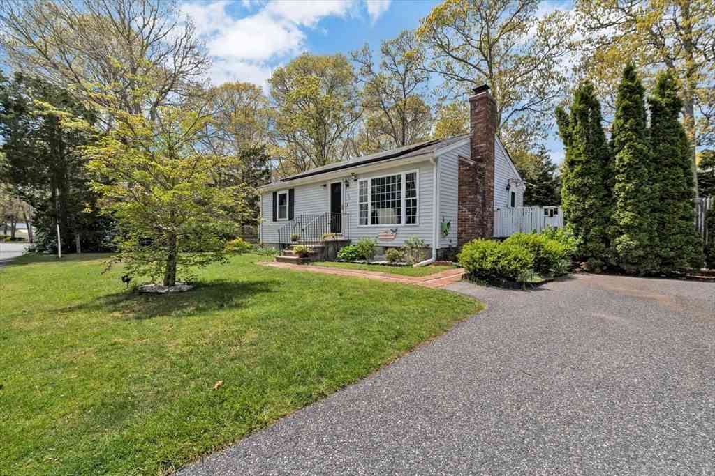 Homes For Sale - 104 Highland St<br/> Mashpee, MA 02649