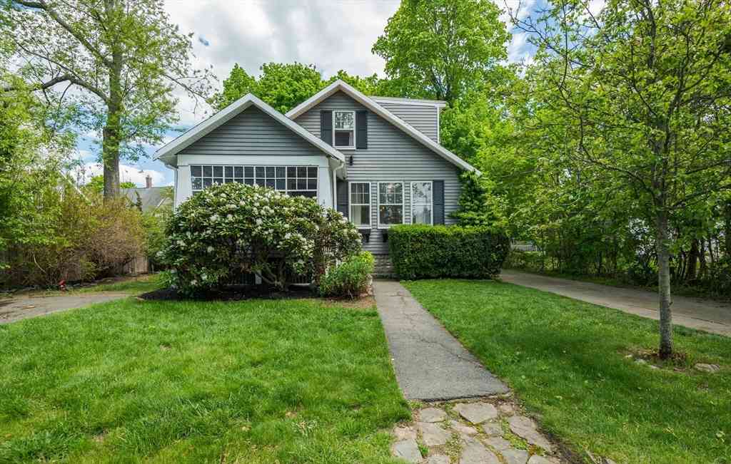 Homes For Sale - 21 Park Street<br/> Essex County, Hamilton, MA 01982