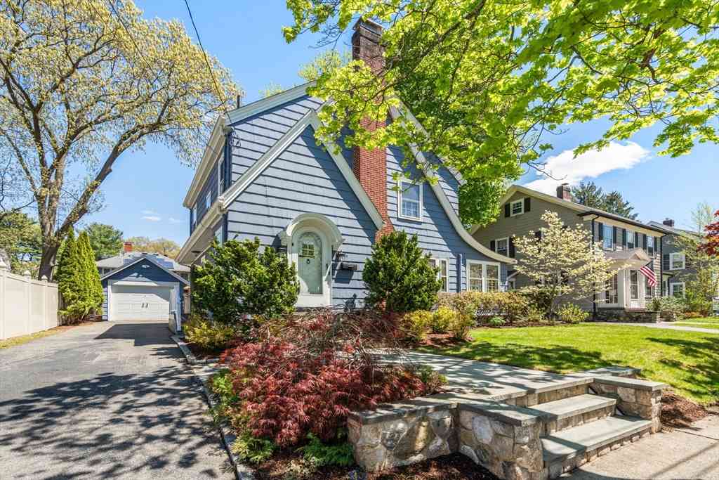 Homes For Sale - 33 Longfellow Road<br/> Melrose, MA 02176