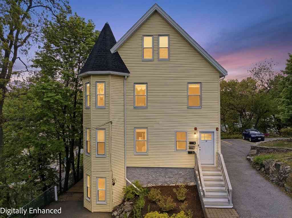 Condo For Sale - 25 Sawyer St #1<br/> Middlesex County, Malden, MA 02148