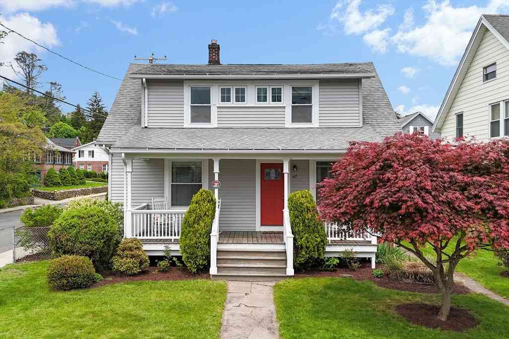 Homes For Sale - 67 Columbus Ave<br/> Hampden County, Holyoke, MA 01040