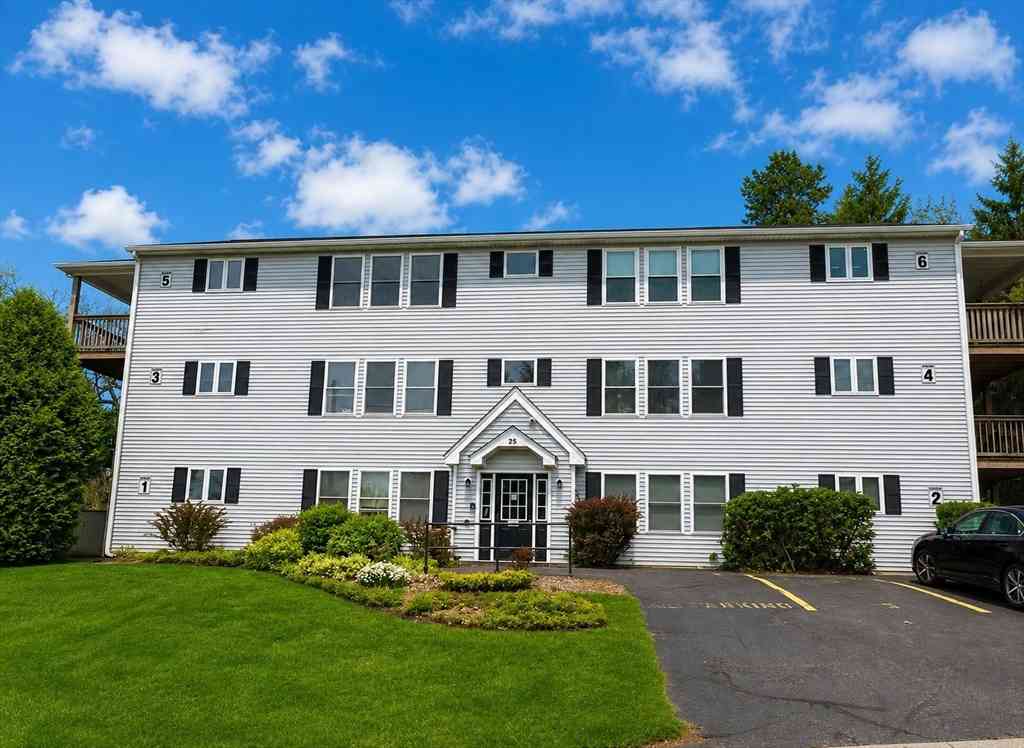 Condo For Sale - 25 George Street #5<br/> Worcester County, Dudley, MA 01571
