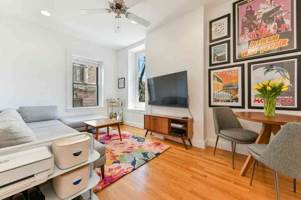 Condo For Sale - 529 E Broadway #4<br/> Boston, MA 02127