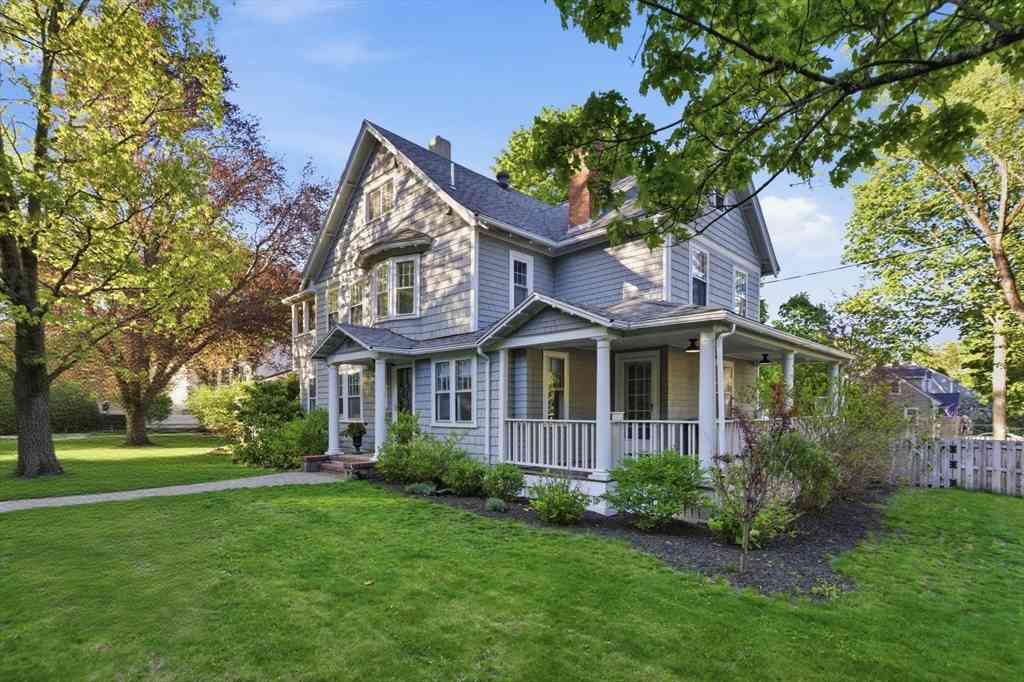 Homes For Sale - 120 Summer Ave<br/> Middlesex County, Reading, MA 01867