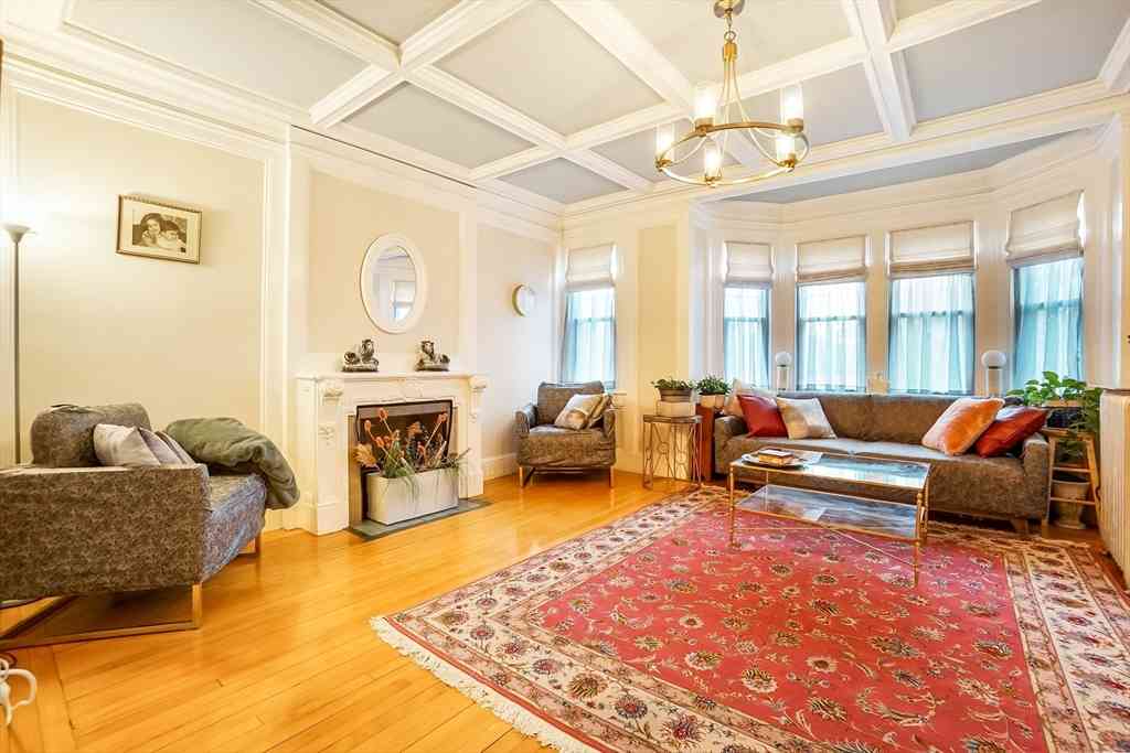 Condo For Rent - 569 Franklin St #6<br/> Melrose, MA 02176