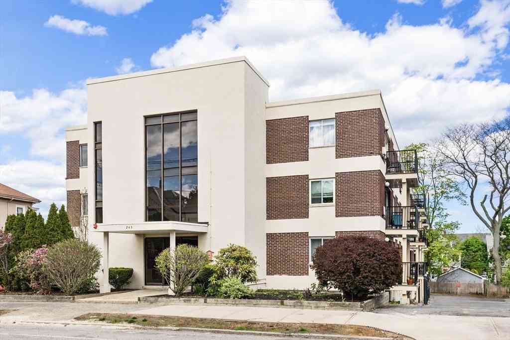 Condo For Sale - 245 Lafayette St #3G<br/> Salem, MA 01970