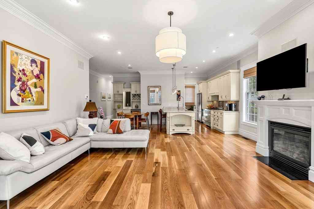 Condo For Sale - 322-324 West 4th Street #2<br/> Boston, MA 02127