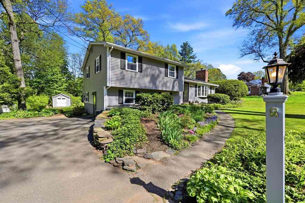 Homes For Sale - 9 Meadowbrook Drive<br/> Hampshire County, Hadley, MA 01035