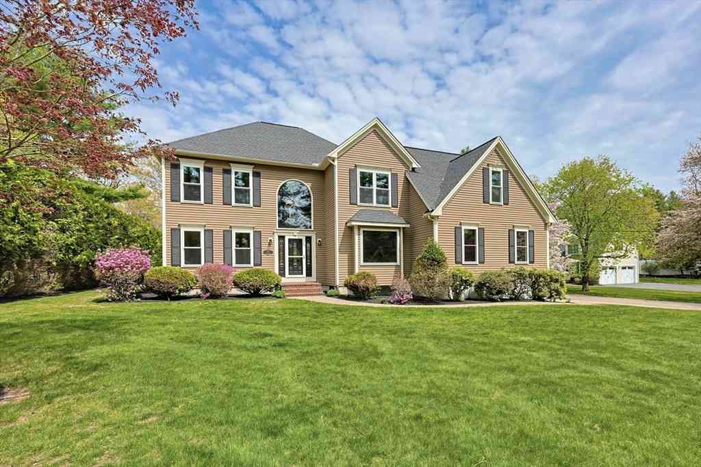 Homes For Sale - 110 Goulding Street<br/> Middlesex County, Holliston, MA 01746