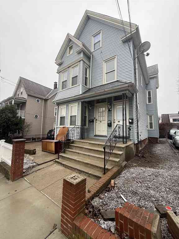 Apartment For Rent - 98 Summer St #2<br/> Somerville, MA 02143