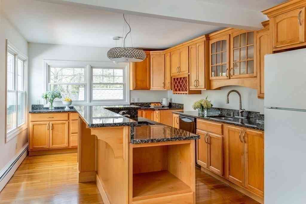 Homes For Rent - 212 West Plain Street #B<br/> Wayland, MA 01778