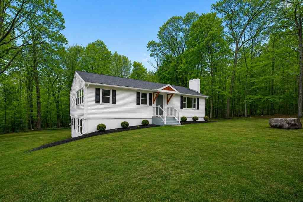 Homes For Sale - 207 Bigelow St<br/> Marlborough, MA 01752