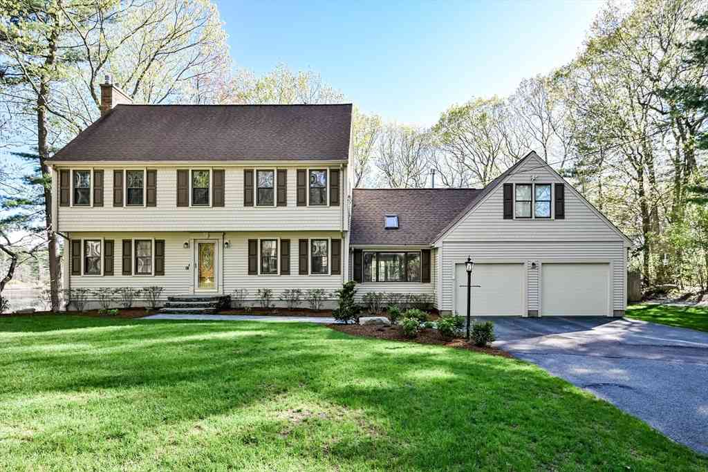 Homes For Sale - 15 Edwards Rd<br/> Foxboro, MA 02035