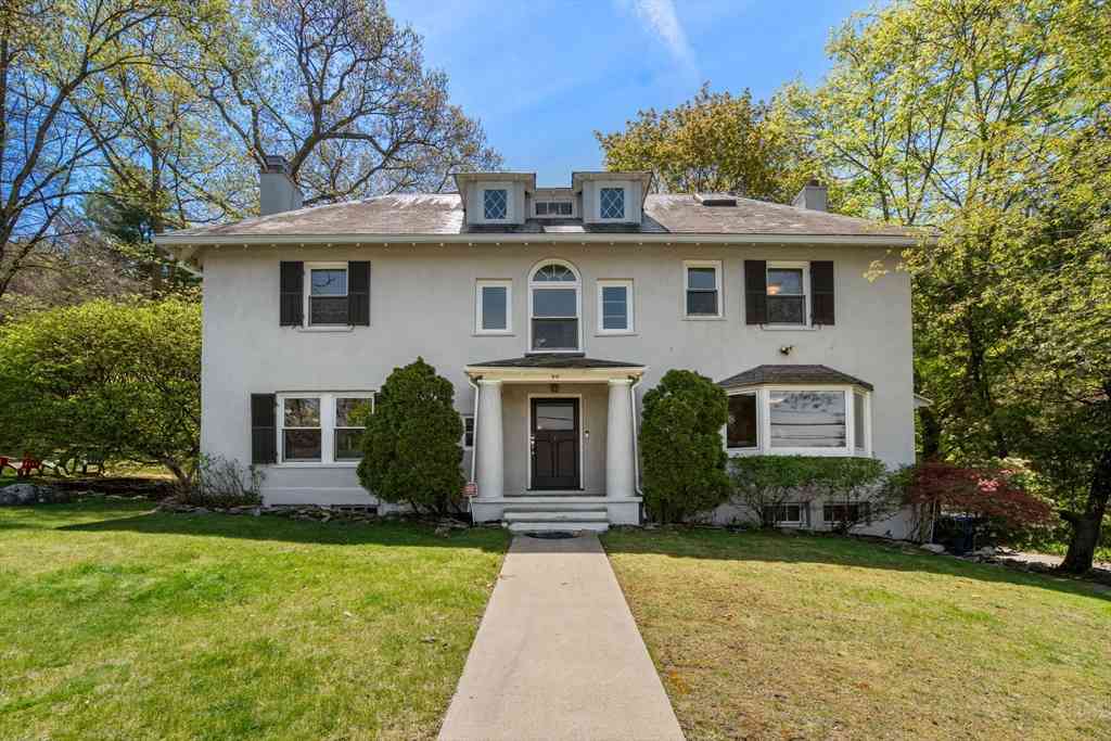 Homes For Sale - 90 Hull St<br/> Middlesex County, Newton, MA 02458