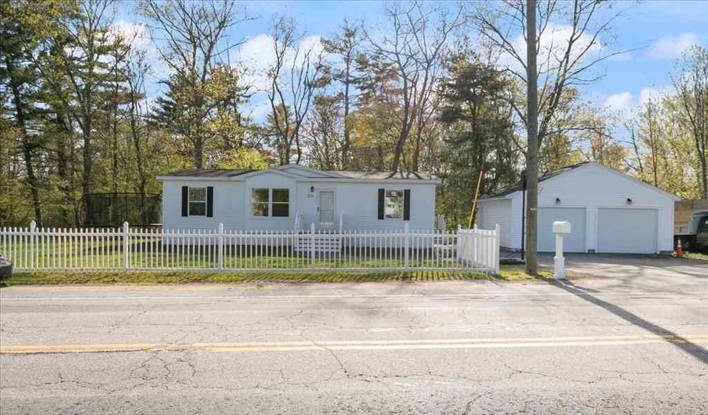 Homes For Sale - 230 Chestnut Hill Rd.<br/> Strafford County, Rochester, NH 03867