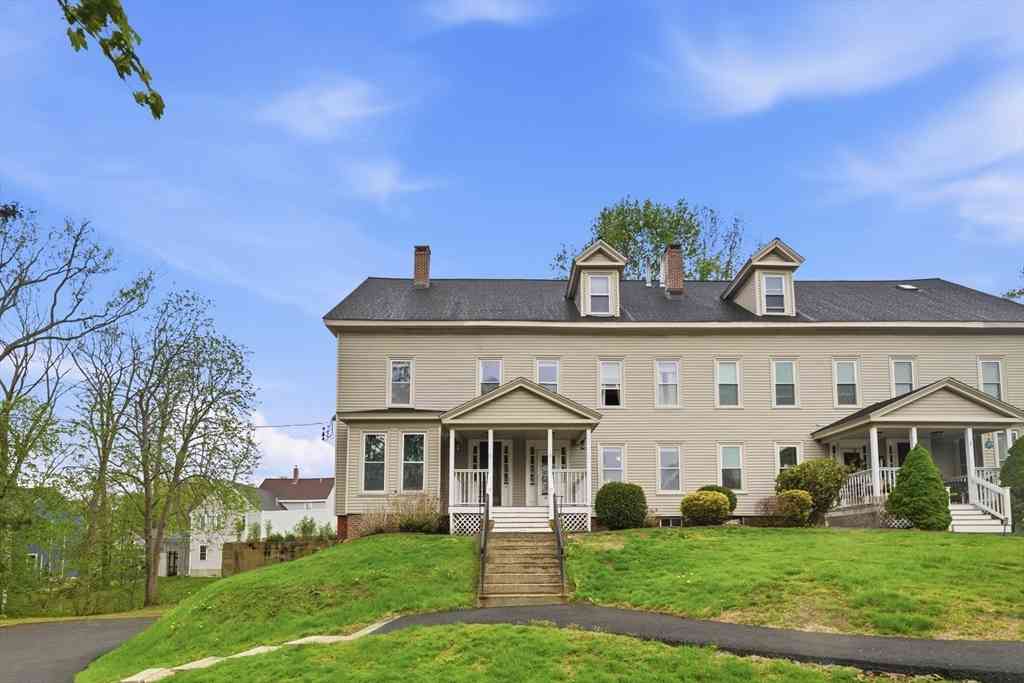 Homes For Rent - 5 Osgood Pl #C<br/> Amesbury, MA 01913