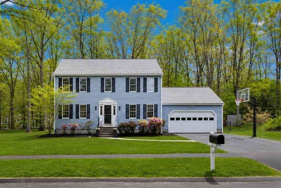 Homes For Sale - 8 Autumn Ln<br/> Natick, MA 01760