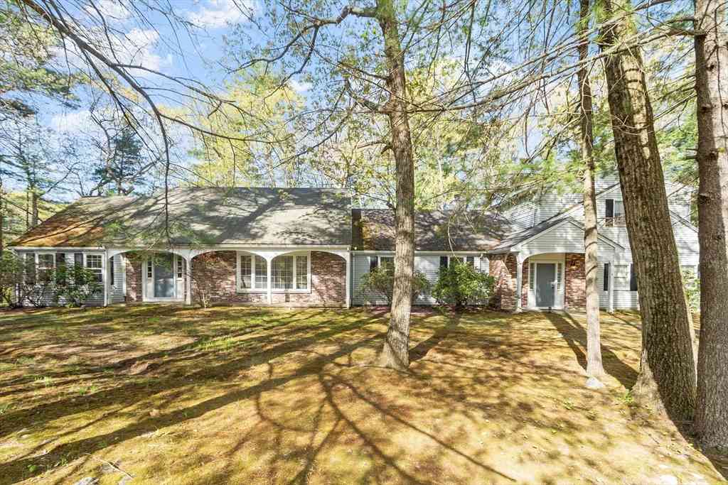 Homes For Sale - 4 Northway<br/> Essex County, Lynnfield, MA 01940
