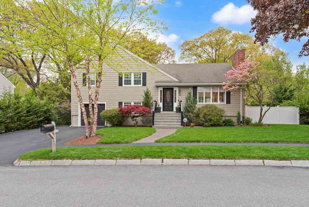 Homes For Sale - 21 Buckingham Drive<br/> Middlesex County, Reading, MA 01867