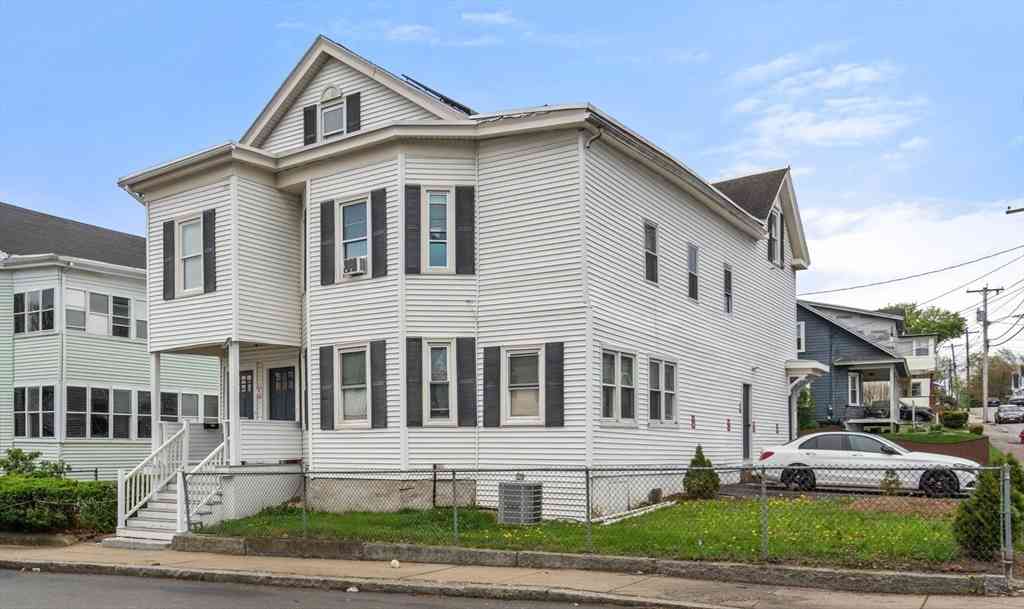 Multifamily For Rent - 252 Shaw St<br/> Lowell, MA 01851