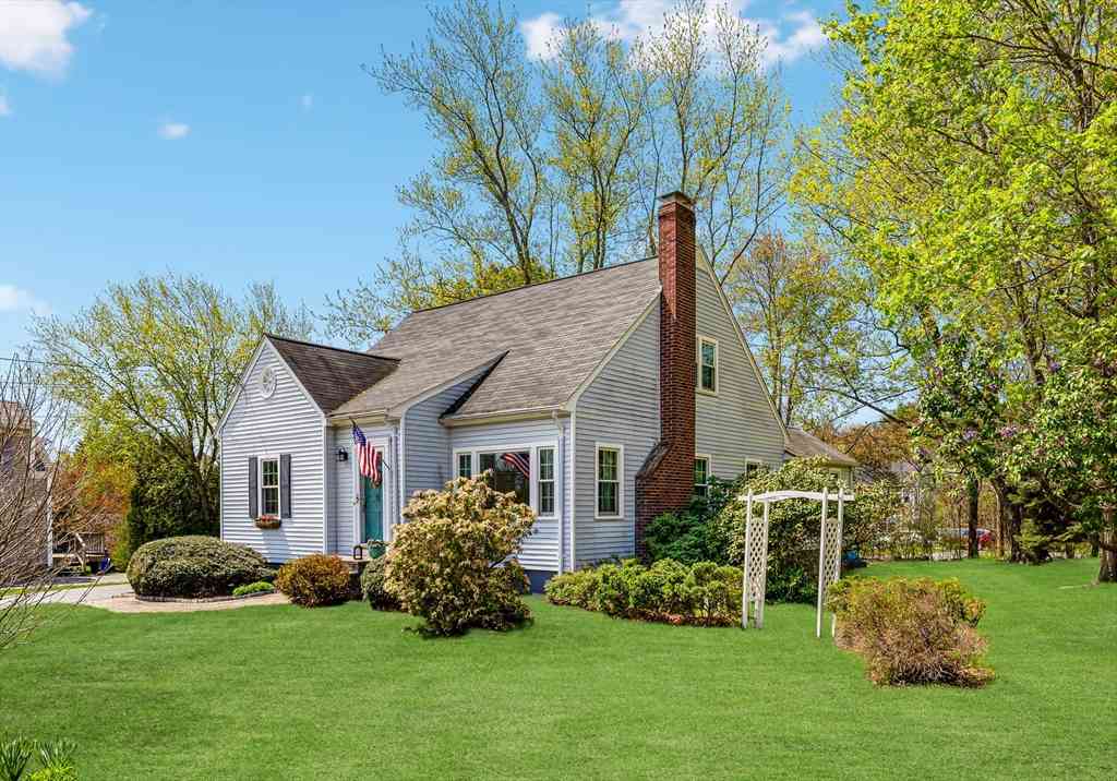 Homes For Sale - 144 Hayden Rowe St<br/> Middlesex County, Hopkinton, MA 01748