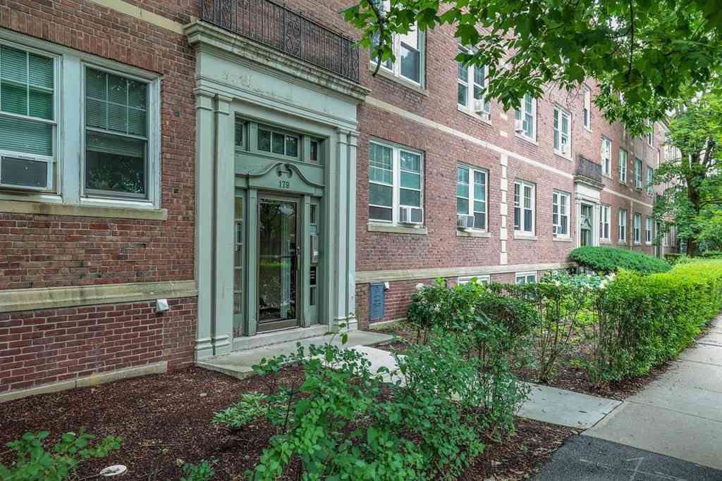Apartment For Rent - 179 Kent #2<br/> Brookline, MA 02446